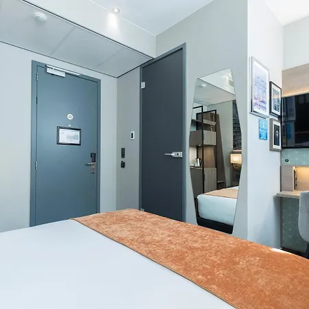 Hotel Leonardo Museum Quarter 4*