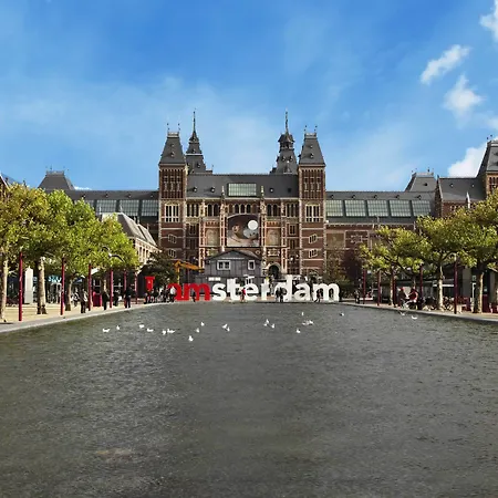 Leonardo Museum Quarter Hotel