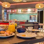 Otel Leonardo Museum Quarter 4*