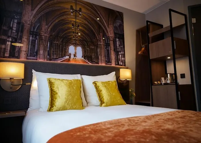 Hotel Leonardo Museum Quarter 4*