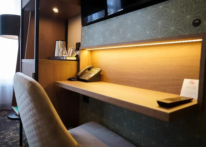 Leonardo Museum Quarter Hotel 4*