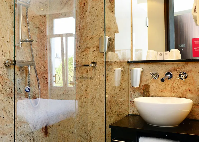 Leonardo Museum Quarter Hotel