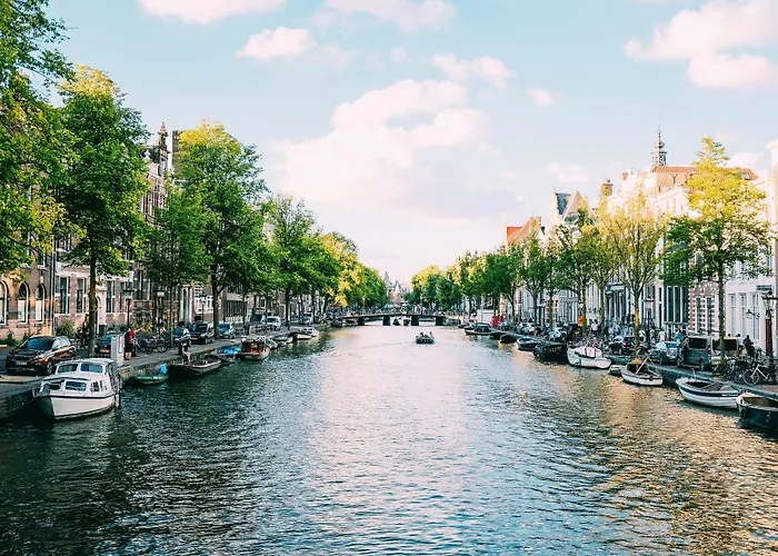 Hotel Leonardo Museum Quarter 4*