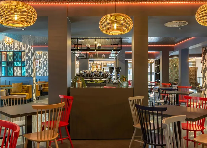 Hotel Leonardo Museum Quarter 4*