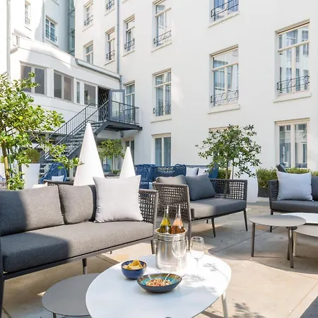 Leonardo Museum Quarter Hotel 4*