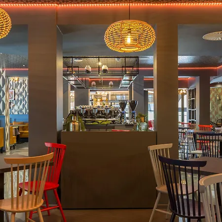 Hotel Leonardo Museum Quarter 4*